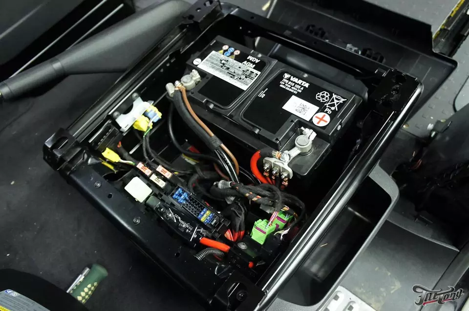 VW Multivan. Комплексная шумоизоляция салона и замена штатной акустической системы!